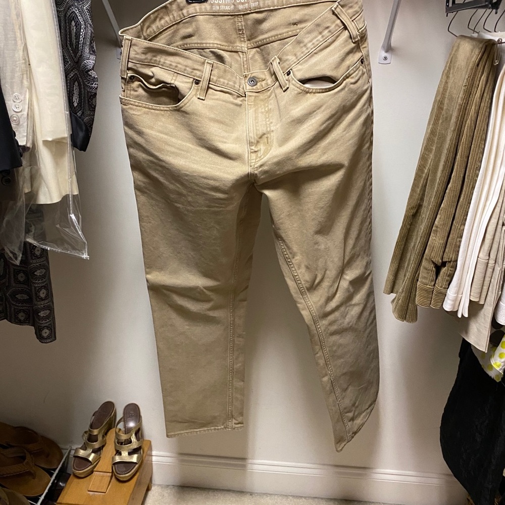 Mossimo and Co Tan Jeans Slim straight 38 W 32 Ins